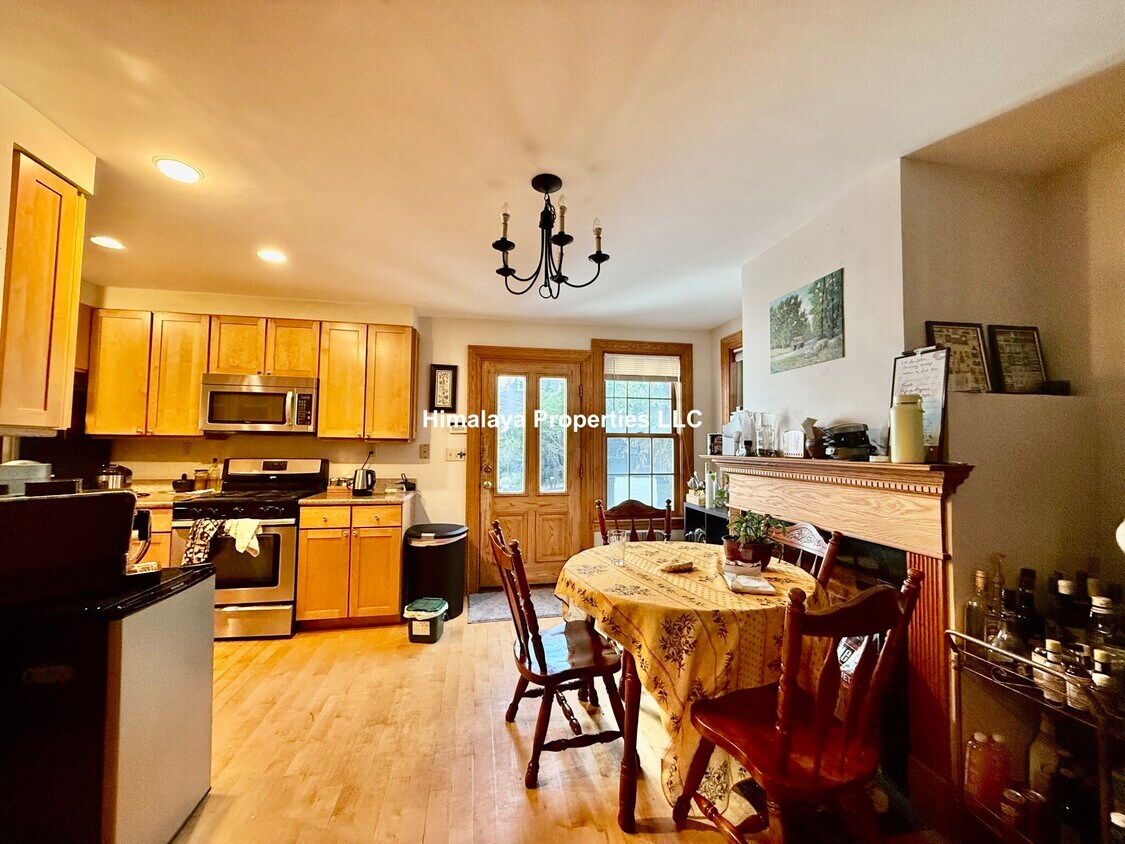 Primary Photo - 92 Gore St