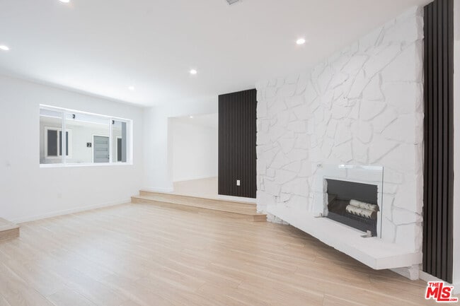 Foto del edificio - 1346 N Stanley Ave