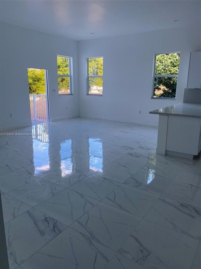 Foto del edificio - 1482 NW 46th St
