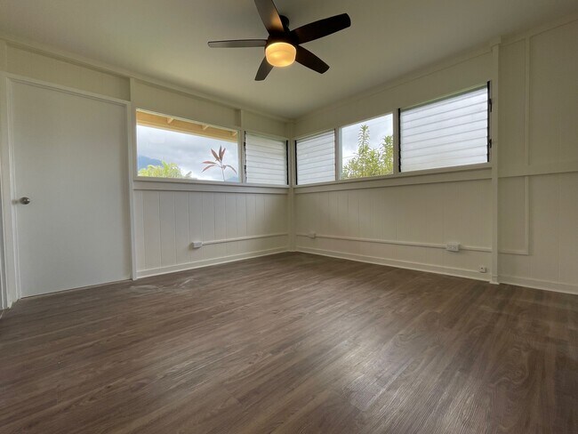 Building Photo - 1449 Ulupuni St