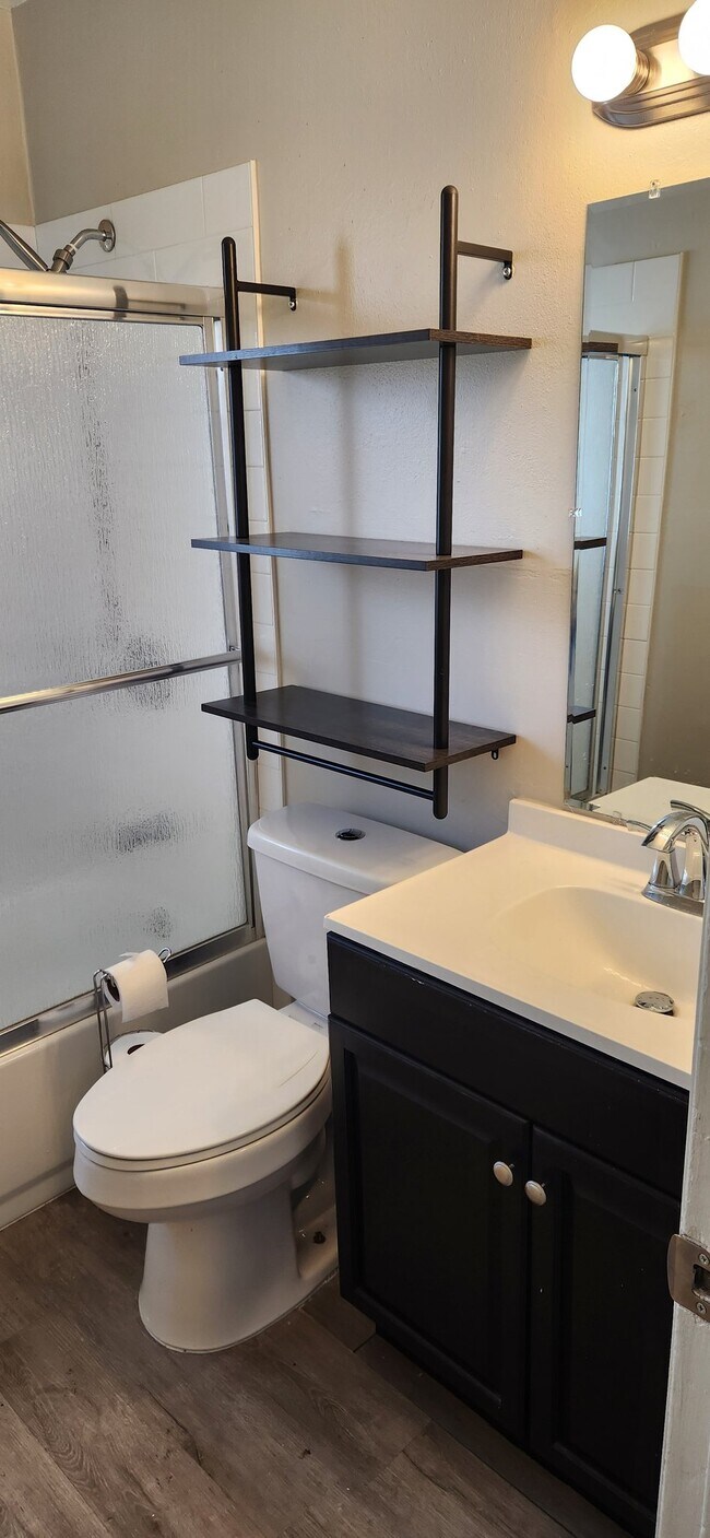 Foto del edificio - 14501 Daring Ave