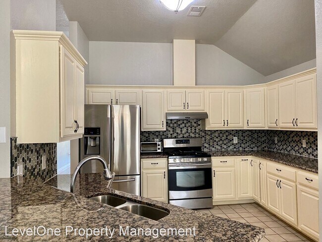 Foto del edificio - 4 br, 2.5 bath House - 6609 NW 133rd Street