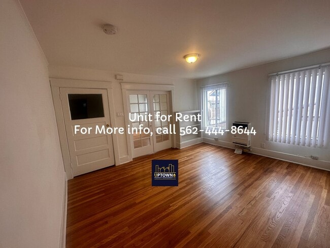 Building Photo - 1205 1/2 Tamarind Avenue