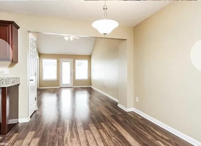Building Photo - 112 Antler Ridge Cir