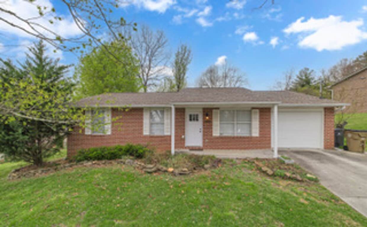 Knoxville 37912 - 3 bedroom 2 bath - call Kathy Leveille 865-556-0370 - Knoxville 37912 - 3 bedroom 2 bath - call Kathy Leveille 865-556-0370