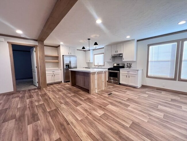 Building Photo - Brand New 3 Bedroom 2 Bath Home With Beaut...