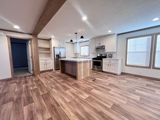 Foto del edificio - Brand New 3 Bedroom 2 Bath Home With Beaut...