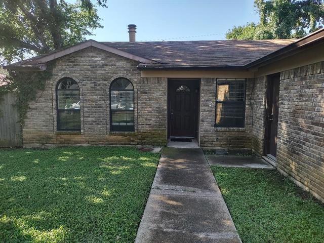 Building Photo - 202 Royal Field Dr
