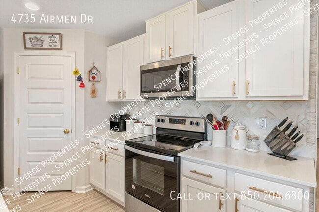 Foto del edificio - 4735 Airmen Dr