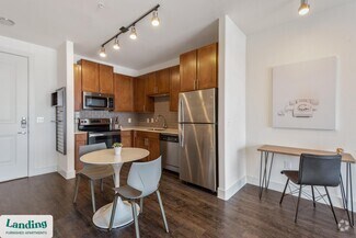 Building Photo - 825 Usener St