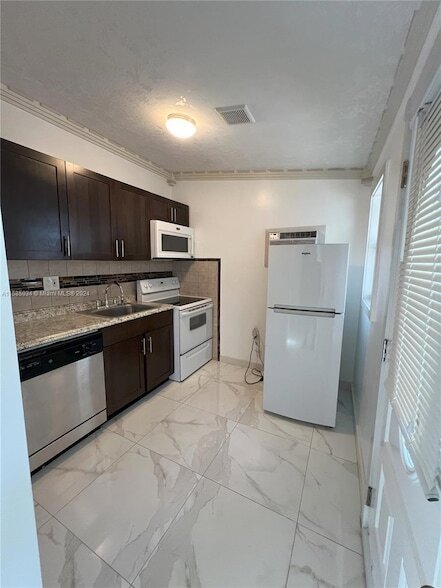 Foto del edificio - 1490 NW 34th Street Unit 2