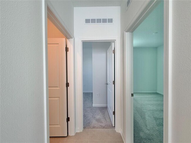 Foto del edificio - 6089 Meditation Dr