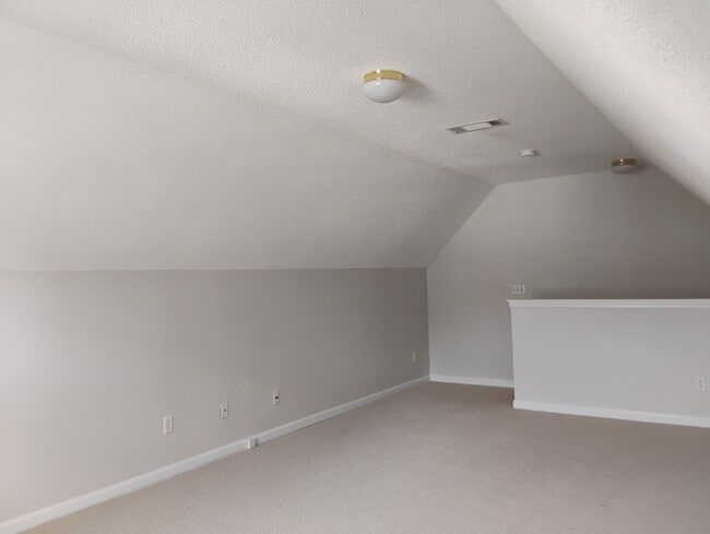 Front Room Over Garage - 734 Waterbrook Ln
