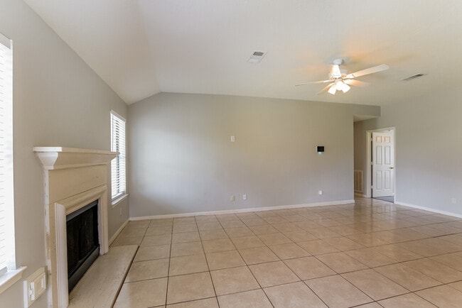 Building Photo - 3015 Quail Run Dr