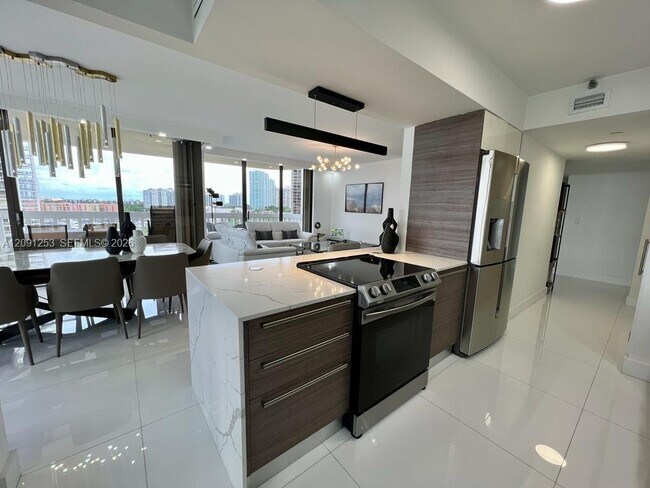 Foto del edificio - 19355 Turnberry Way