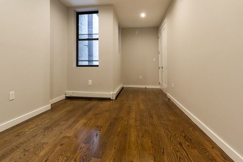 Building Photo - 261 Linden St