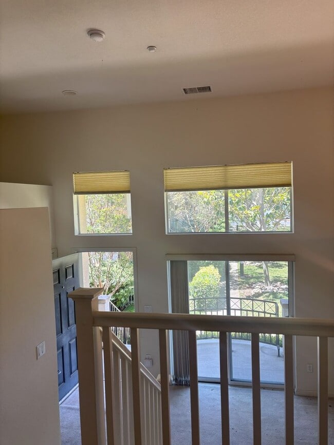Building Photo - 3 Bedroom 2.5 Home in Whisman Station clos...
