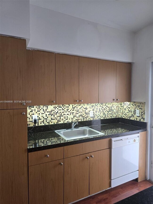 Foto del edificio - 450 77th St