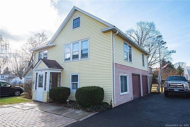 Primary Photo - 19 Indian Neck Ave