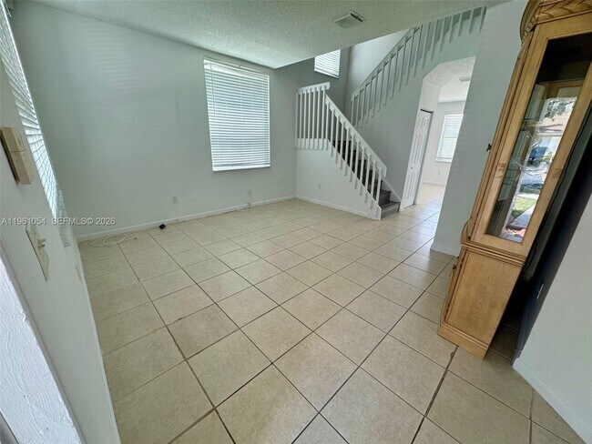 Foto del edificio - 15430 NW 12th Ct
