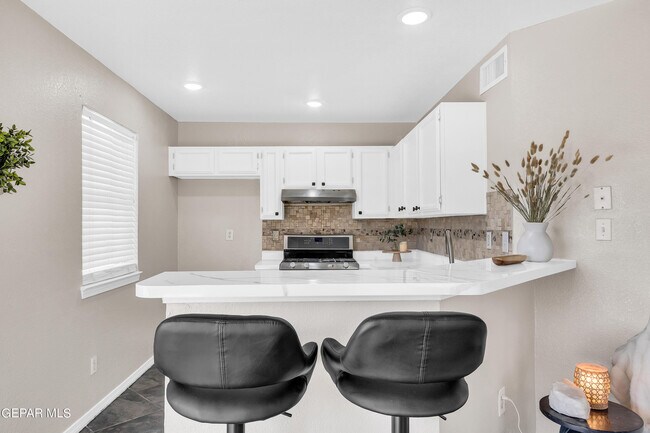 Building Photo - 12122 Tower Hill Dr