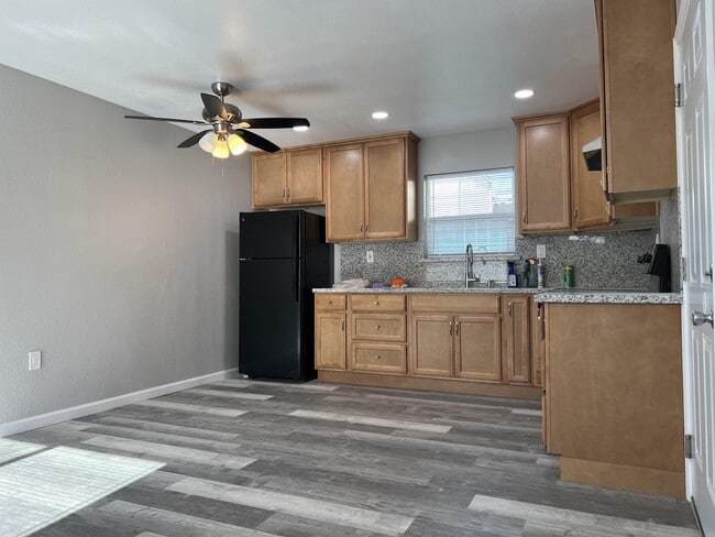 Building Photo - 26204 Underwood Ave