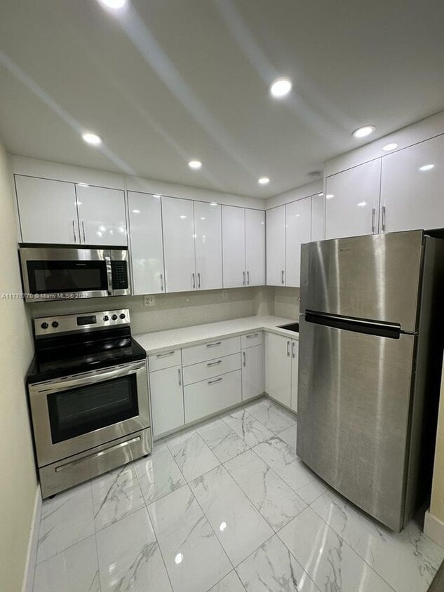 Photo - 8950 NE 8th Ave-403-403