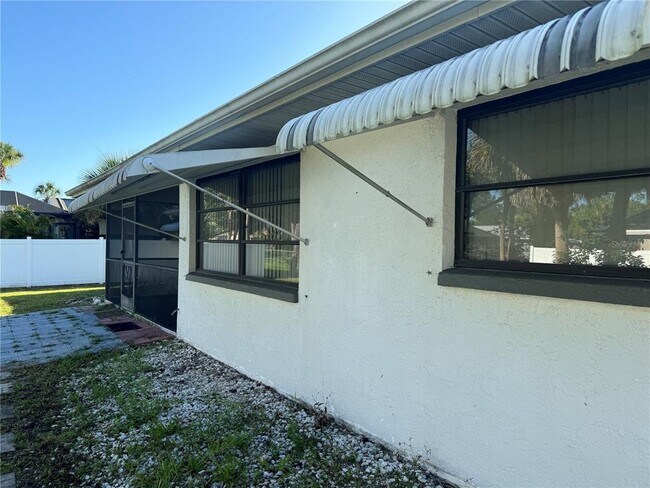 Building Photo - 2089 Winningway St