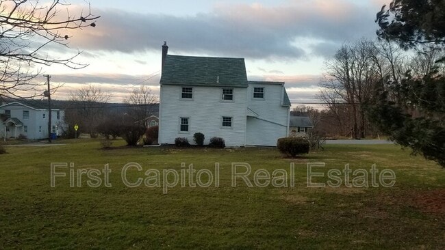 Building Photo - 3394 Druck Valley Rd