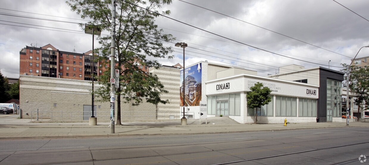 Building Photo - DNA 3 Lofts