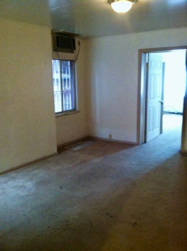 Foto del edificio - *** Apartments in South Oakland * Pet Friendly * Spacious & Renovated * Walk to Pitt * Available ...