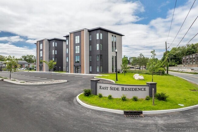 Foto del edificio - 1 Meadows Ln