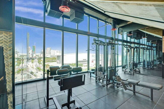 Foto del edificio - 398 NE 5th St