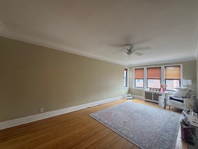 Foto del edificio - 145 Englewood Ave