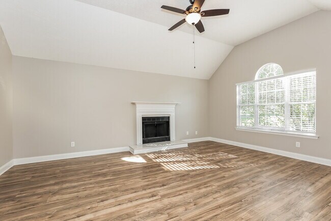 Building Photo - 222 Rollingwood Ct