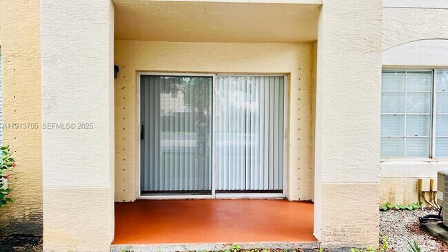 Foto del edificio - 4115 San Marino Blvd