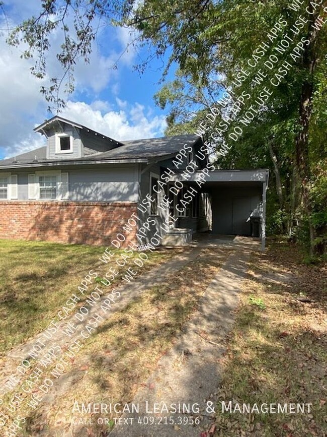 Building Photo - 810 Ellis Ave