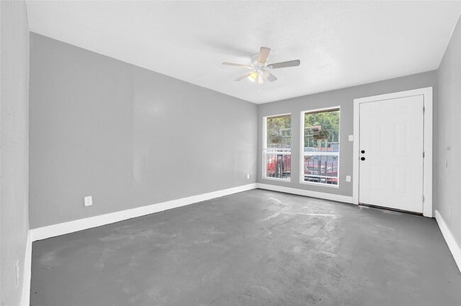 Building Photo - 5117 Lavender St