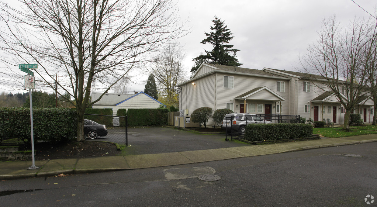 Building Photo - 3604-3624 SE 88th Ave