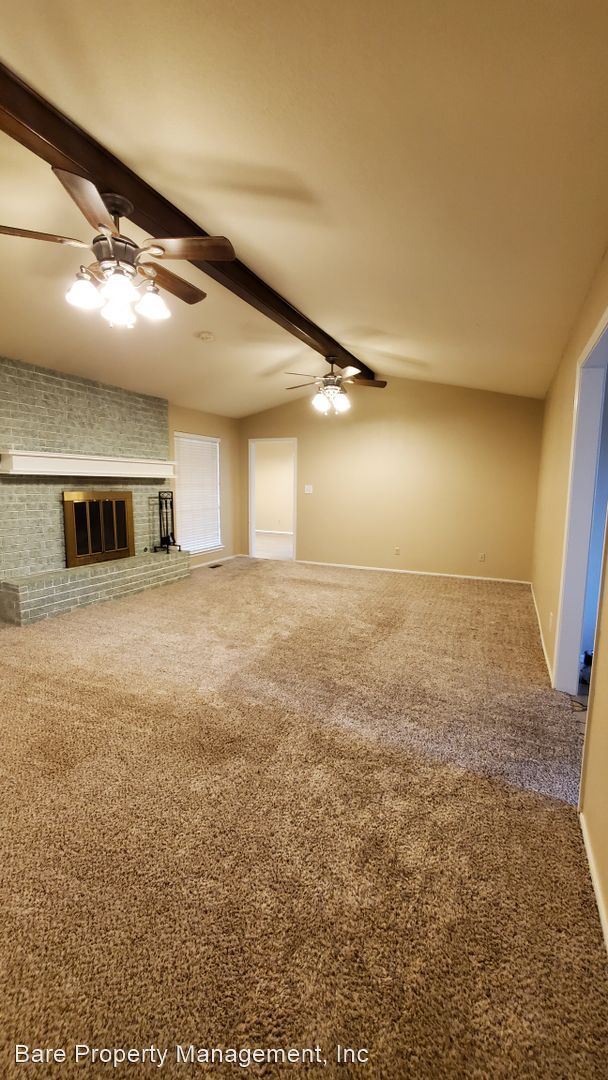 Building Photo - 4 br, 2 bath House - 2101 Oakvista Circle