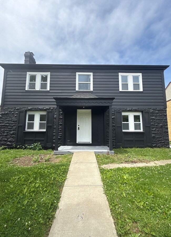 Building Photo - 7209 Brookcrest Dr