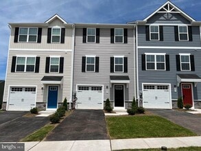 Building Photo - 115 Butterfield Ave