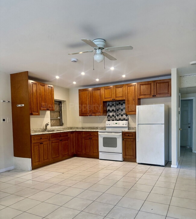 Photo - 1155 Peak Rd House