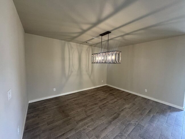 Building Photo - Beautiful 4 Bedroom 2 Bath Home in Wollforth!