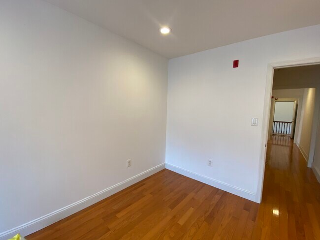 Building Photo - 1043 Spring Garden St