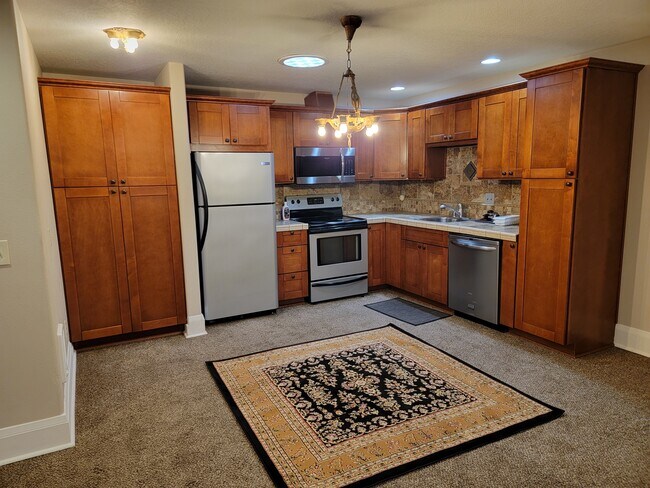 Cocina - 1578 S Alpine St