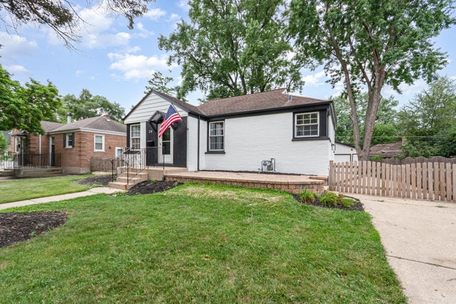 Building Photo - 24 Hiawatha Dr