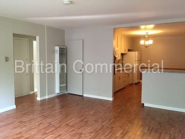 Primary Photo - 1422 Sutterville Rd