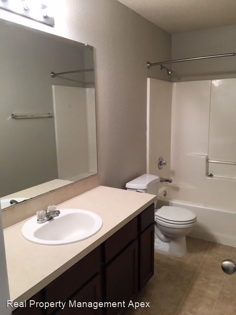 Building Photo - 3 br, 2 bath House - 2025 Sabine Dr.
