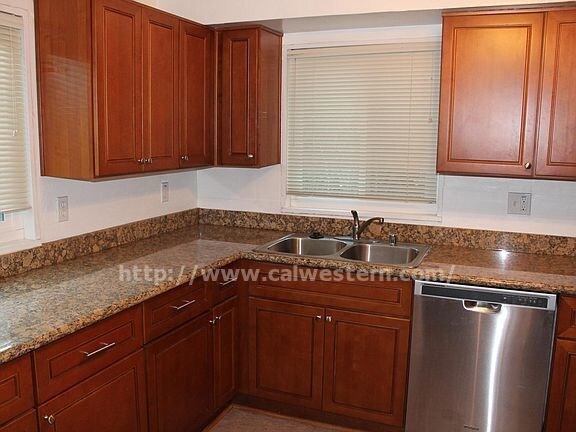 Building Photo - single family home